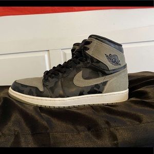 im selling them because i don’t wear them.